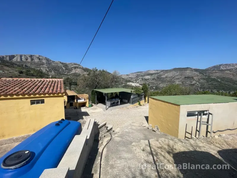 Finca con 3 edificaciones independientes – Confrides - 26