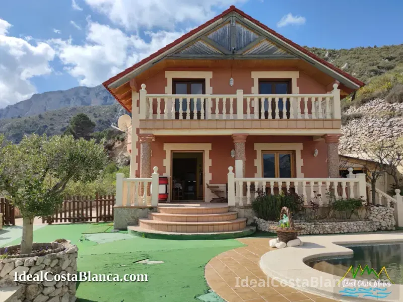 Chalet Con Piscina En Venta En Confrides - 3