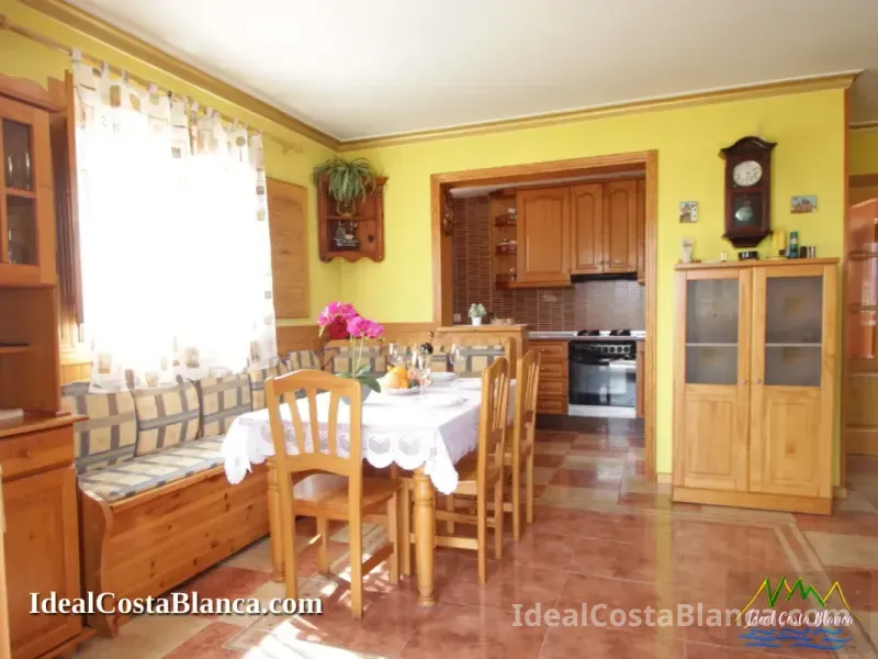 Chalet Con Piscina En Venta En Confrides - 18