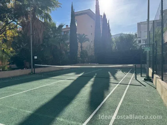 GRAN OPORTUNIDAD DE VIVIR FRENTE AL GOLF EN EL ALBIR - 4