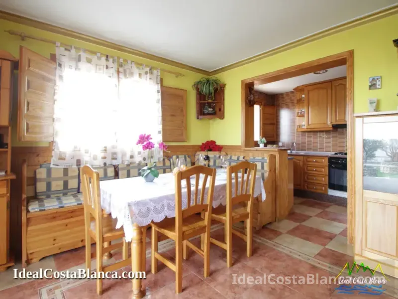 Chalet Con Piscina En Venta En Confrides - 19