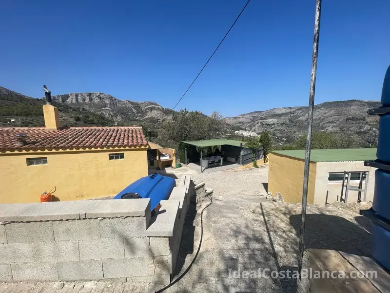 Finca con 3 edificaciones independientes – Confrides - 32
