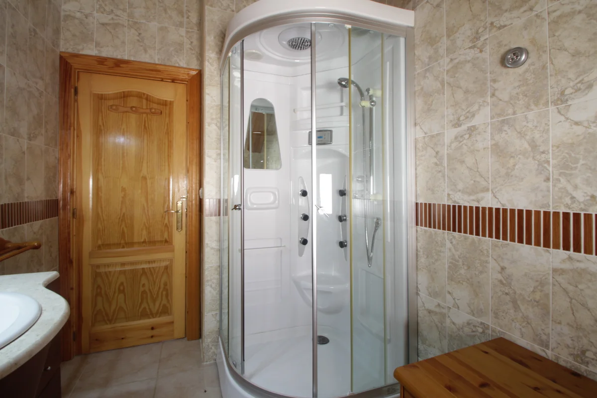 Chalet Con Piscina En Venta En Confrides - 39