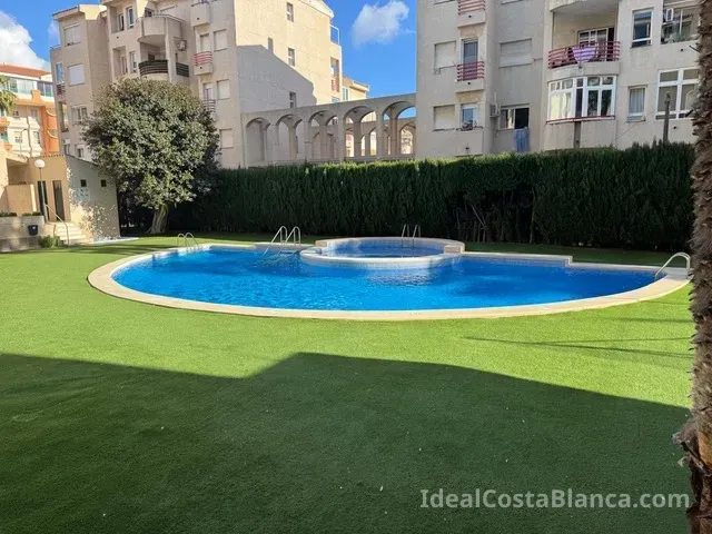 GRAN OPORTUNIDAD DE VIVIR FRENTE AL GOLF EN EL ALBIR - 2