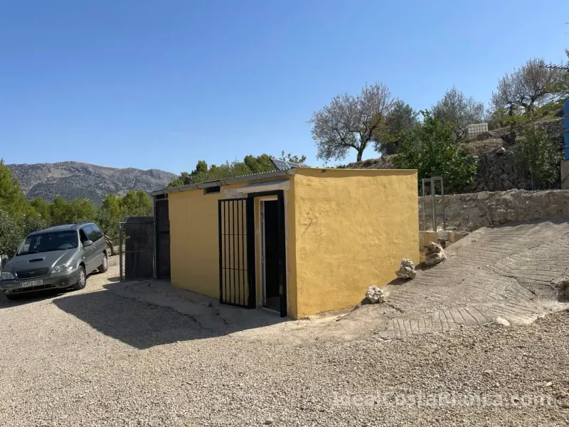 Finca con 3 edificaciones independientes – Confrides - 37
