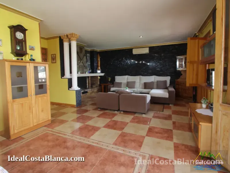 Chalet Con Piscina En Venta En Confrides - 16