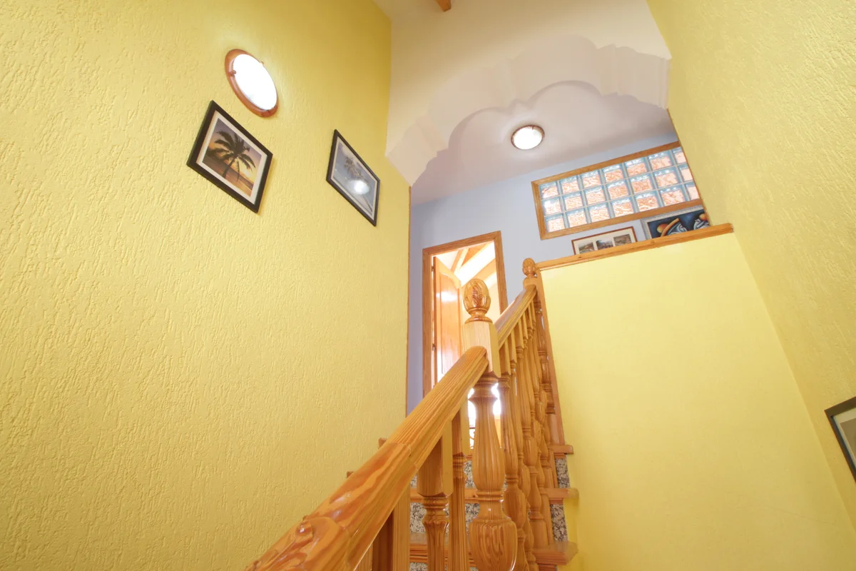 Chalet Con Piscina En Venta En Confrides - 37