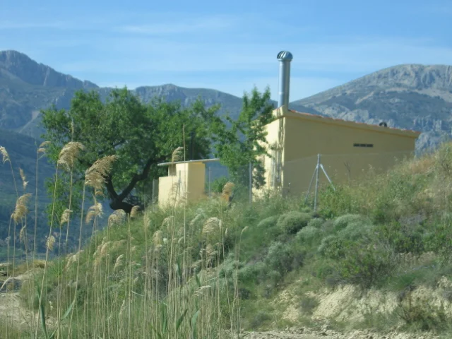 Finca con 3 edificaciones independientes – Confrides - 58