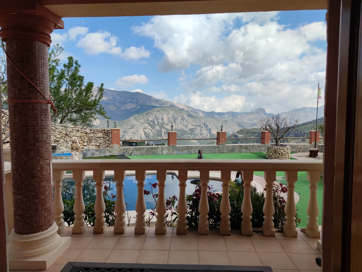 Chalet Con Piscina En Venta En Confrides - 49