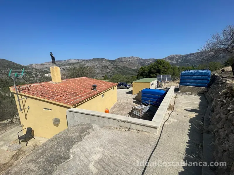 Finca con 3 edificaciones independientes – Confrides - 28