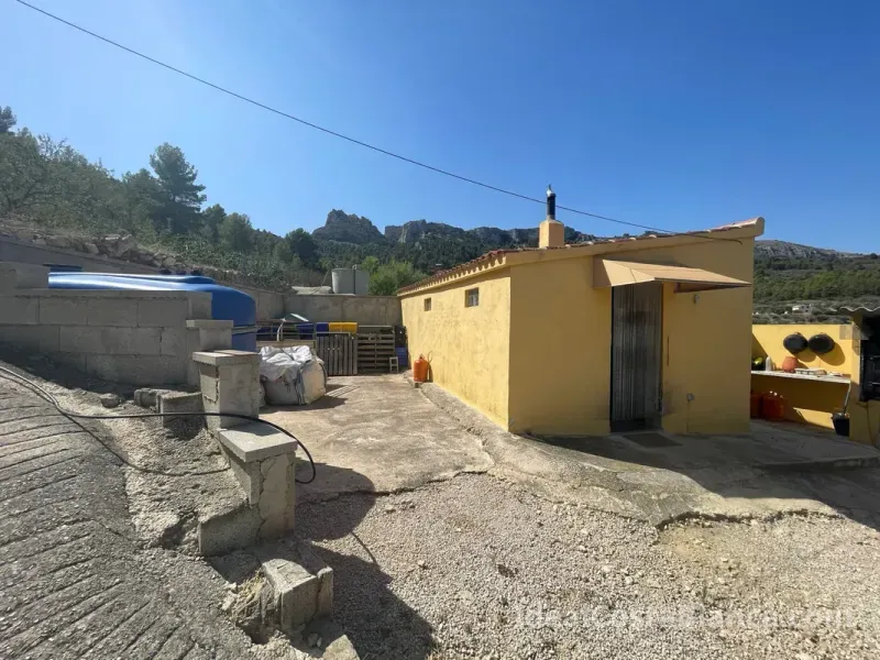 Finca con 3 edificaciones independientes – Confrides - 35