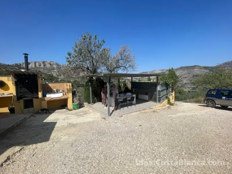 Finca con 3 edificaciones independientes – Confrides - 36