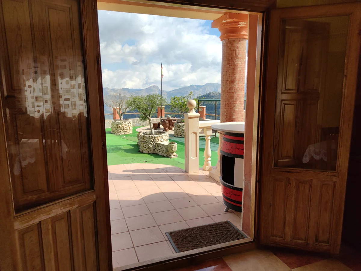 Chalet Con Piscina En Venta En Confrides - 50