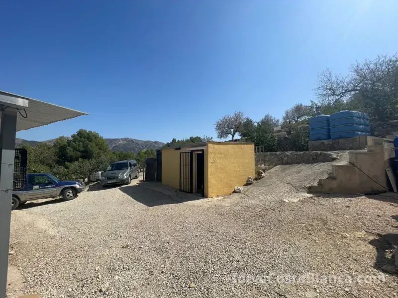 Finca con 3 edificaciones independientes – Confrides - 38
