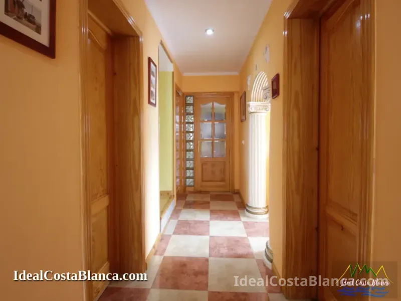 Chalet Con Piscina En Venta En Confrides - 12