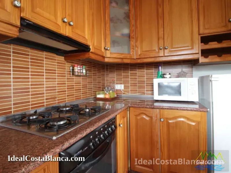 Chalet Con Piscina En Venta En Confrides - 20