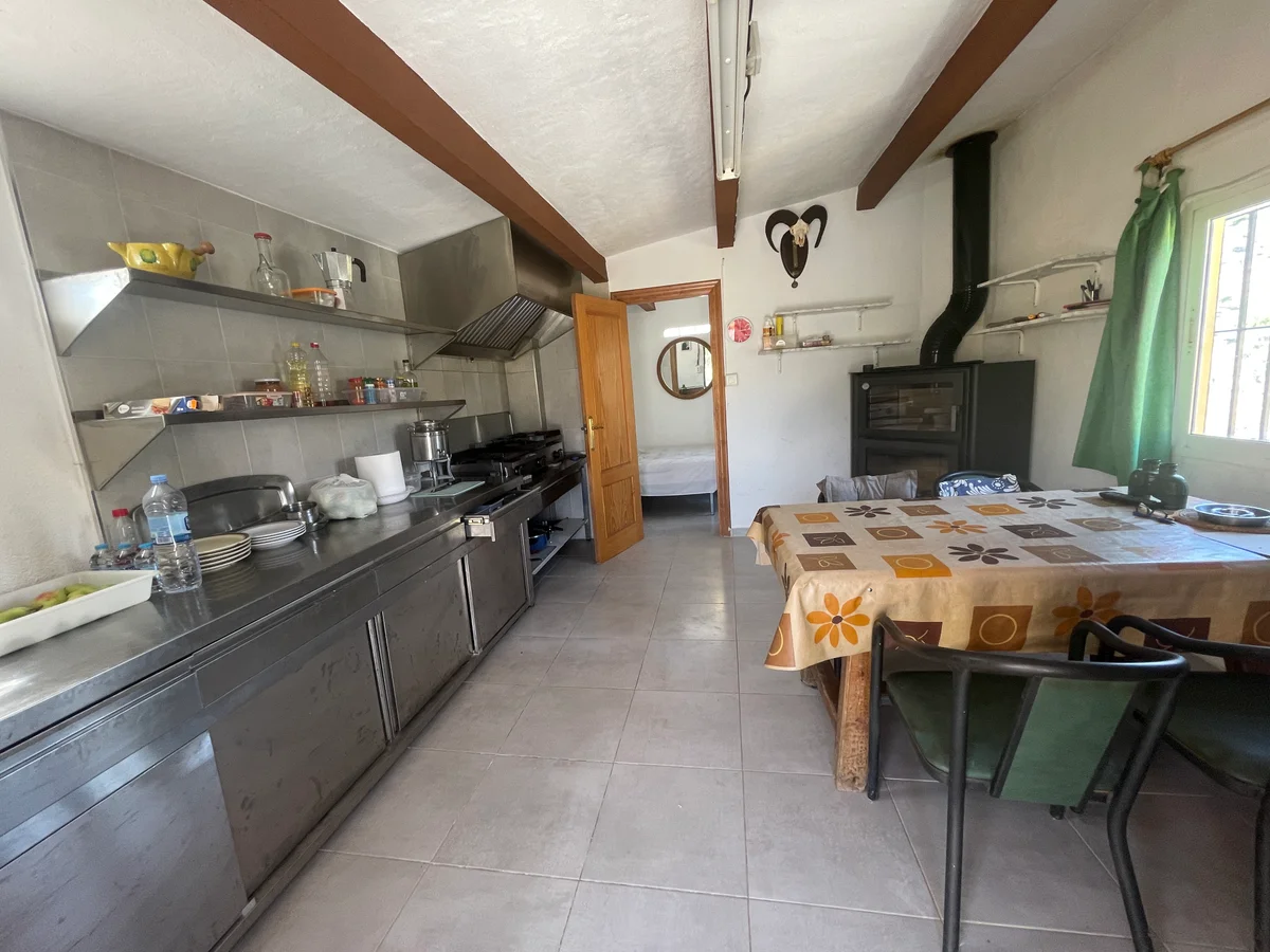 Finca con 3 edificaciones independientes – Confrides - 40
