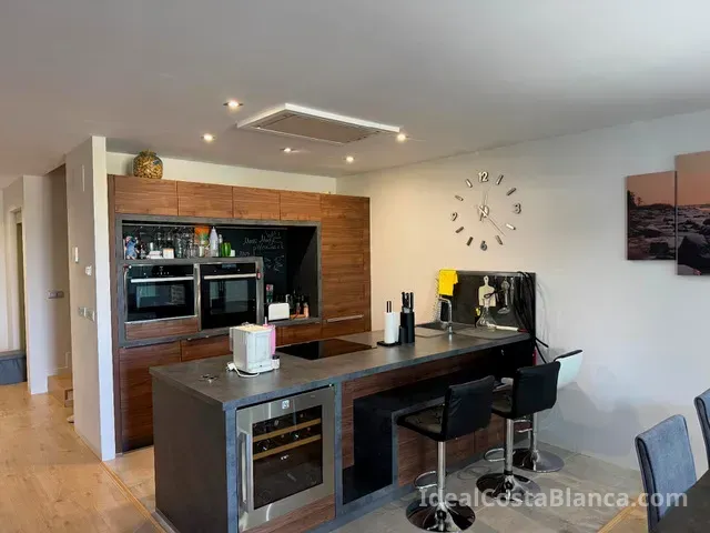 Chalet Adosado de Lujo en Venta – El Albir - 4