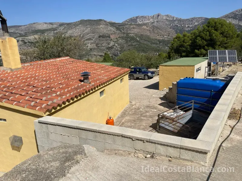 Finca con 3 edificaciones independientes – Confrides - 29