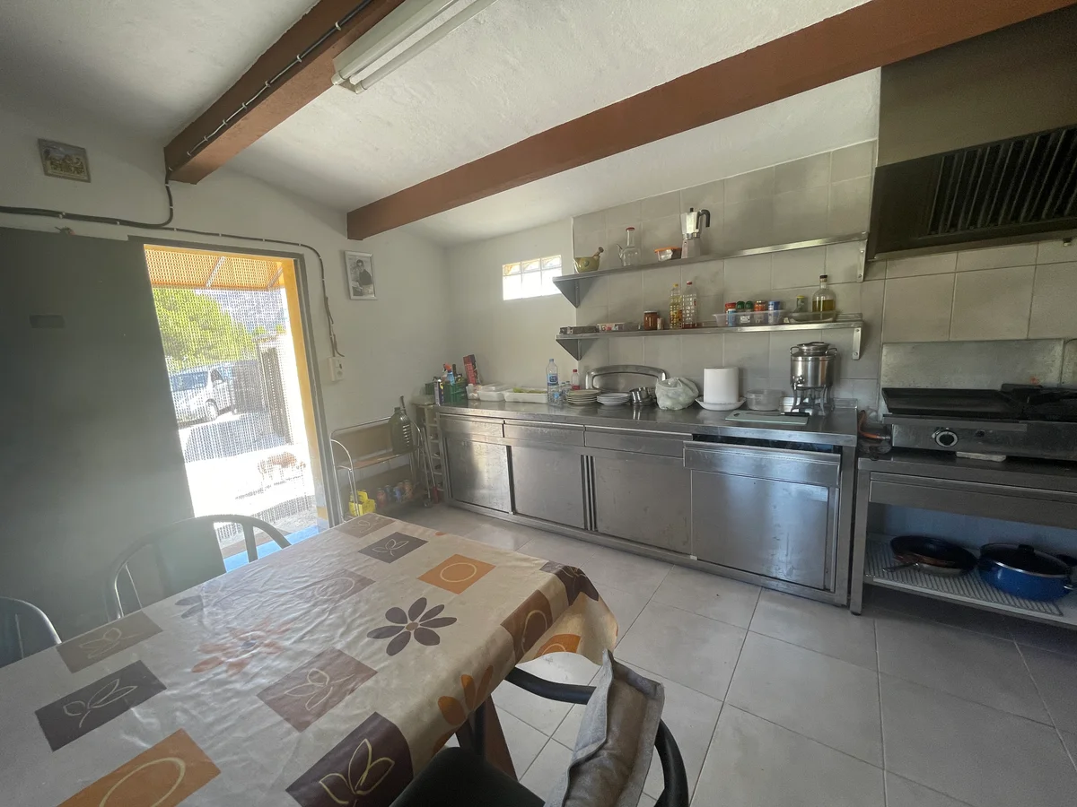 Finca con 3 edificaciones independientes – Confrides - 45