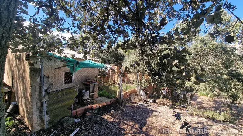 Terreno con construcción a reformar en Confrides - 8