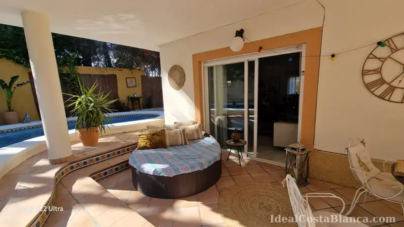 Chalet con piscina privada a la venta. - 7