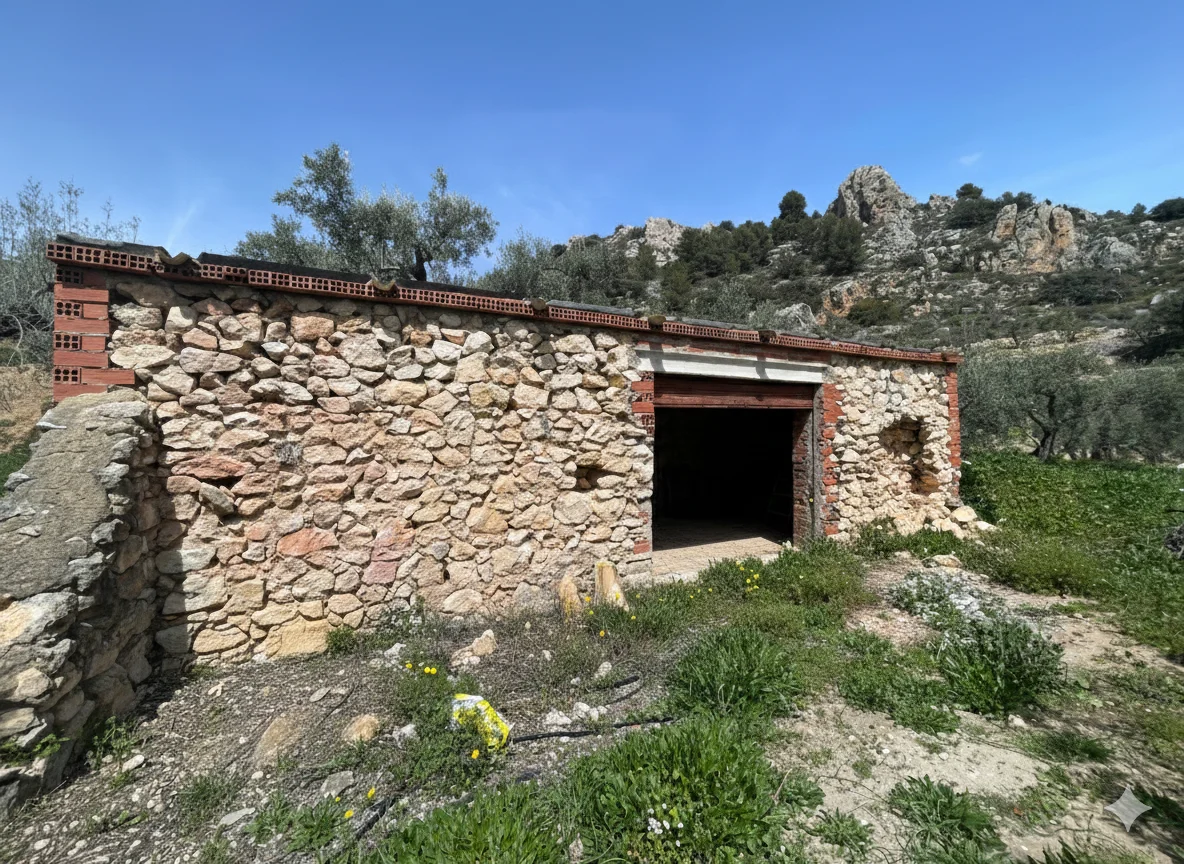 Casita de piedra en Confrides - 2