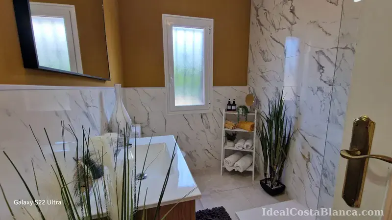 Chalet con piscina privada a la venta. - 34