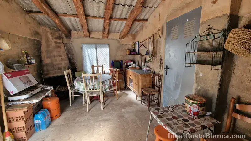 Terreno con construcción a reformar en Confrides - 5