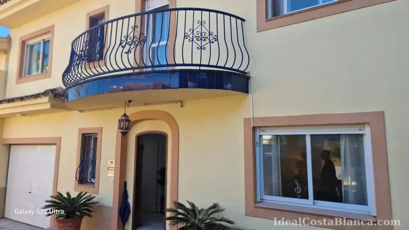 Chalet con piscina privada a la venta. - 11
