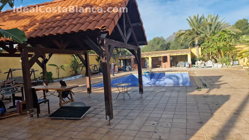 Villa Mediterránea con muchas posibilidades en Alfaz del Pi (El Cautivador) - 2