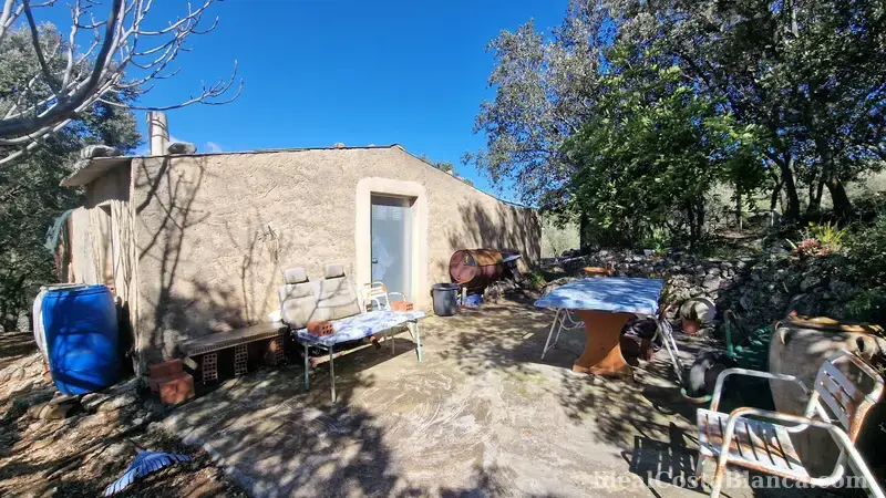 Terreno con construcción a reformar en Confrides - 2