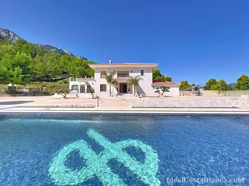 Villa de lujo en Guadalest - 2
