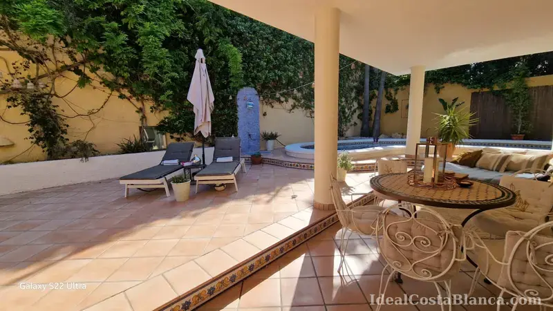 Chalet con piscina privada a la venta. - 8