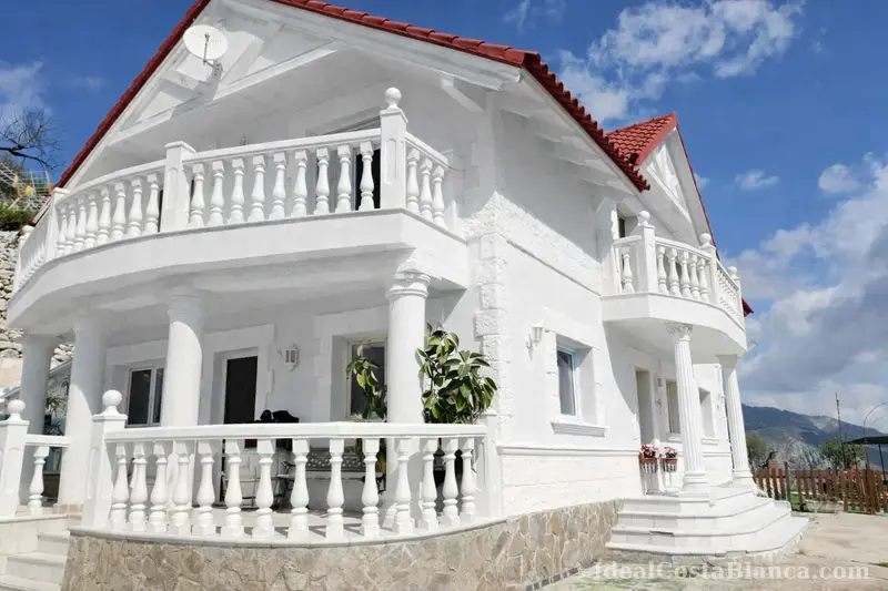 Chalet Con Piscina En Venta En Confrides - 3