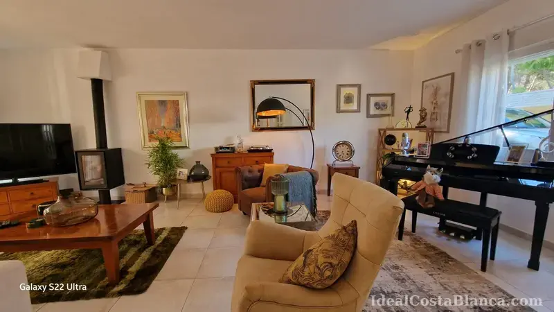 Chalet con piscina privada a la venta. - 17