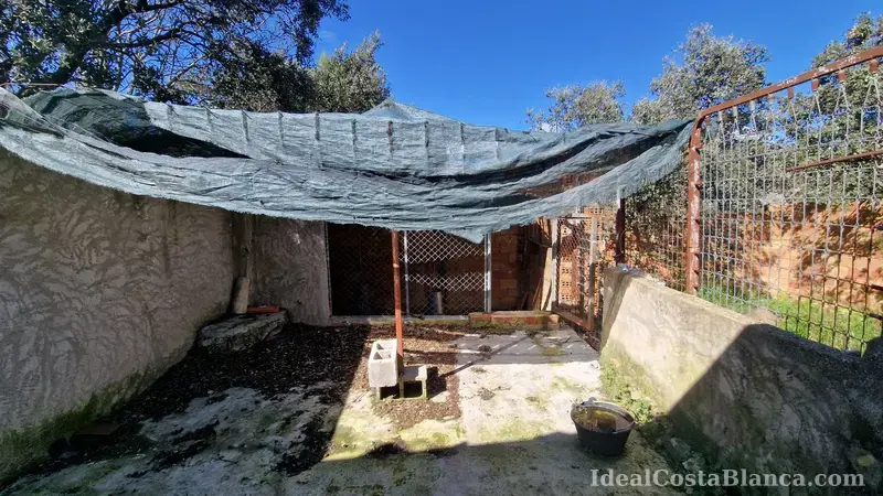 Terreno con construcción a reformar en Confrides - 11