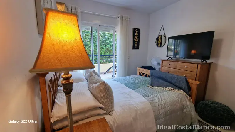Chalet con piscina privada a la venta. - 36