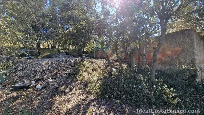 Terreno con construcción a reformar en Confrides - 14